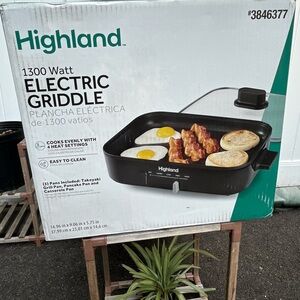 NWT Highland 4-in-1 Electric Griddle